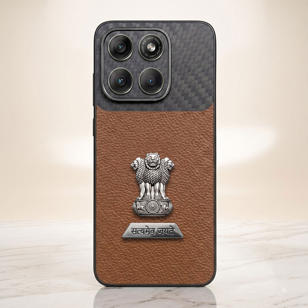 Motorola Edge 70 5G Satyamev Jayate 2-in-1 Emblem Carbon Fiber Leather Phone Case